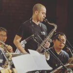 Miért érdemes felnőtt fejjel is elkezdeni valamilyen hangszeren tanulni