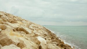 Miért érdemes idén Albániát választani a főszezonon kívül is?