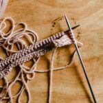 Miért érdemes idén megtanulni kötni és hogyan kezdjünk hozzá teljesen nulláról